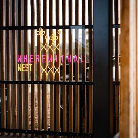 Wherewithal Luxury Suites Carlton Ngoại thất bức ảnh