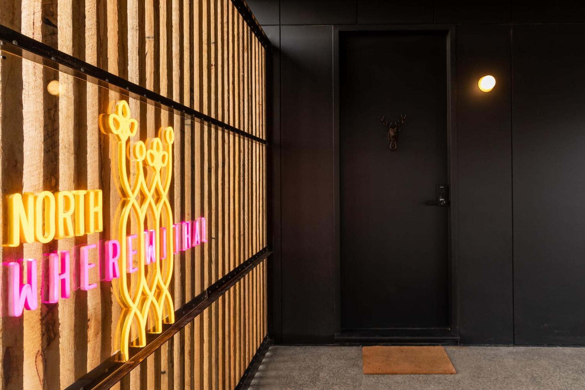 Wherewithal Luxury Suites Carlton Ngoại thất bức ảnh